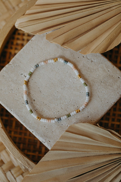 two-tone glass bead bracelet blue &amp;amp; cream