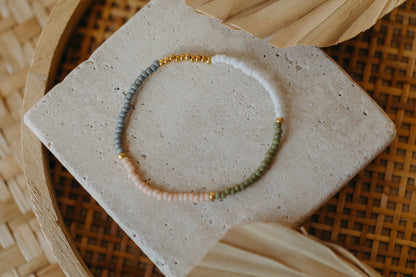 two-tone glass bead bracelet blue &amp;amp; cream