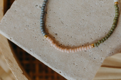 two-tone glass bead bracelet blue &amp;amp; cream