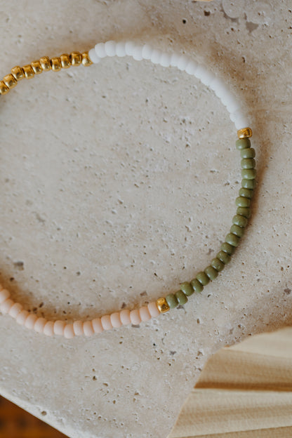 two-tone glass bead bracelet blue &amp;amp; cream