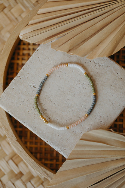 two-tone glass bead bracelet blue &amp;amp; cream