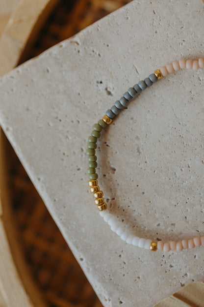 two-tone glass bead bracelet blue &amp;amp; cream