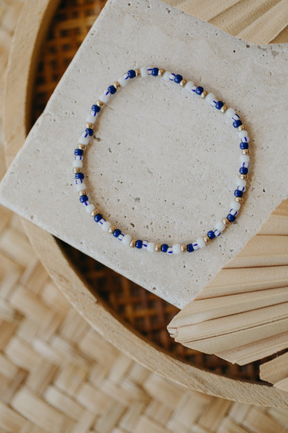 two-tone glass bead bracelet blue &amp;amp; cream