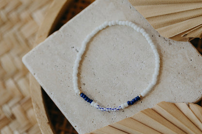 two-tone glass bead bracelet blue &amp;amp; cream