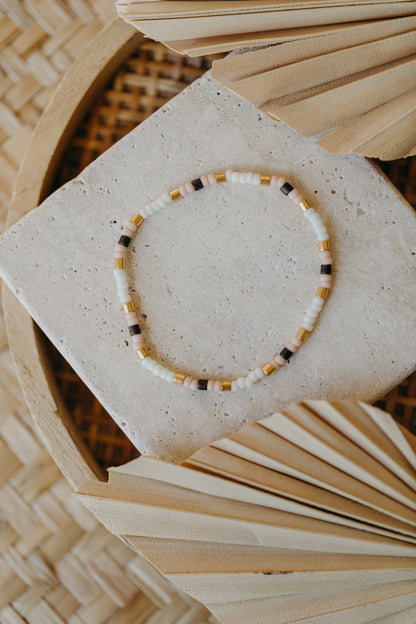 two-tone glass bead bracelet blue &amp;amp; cream