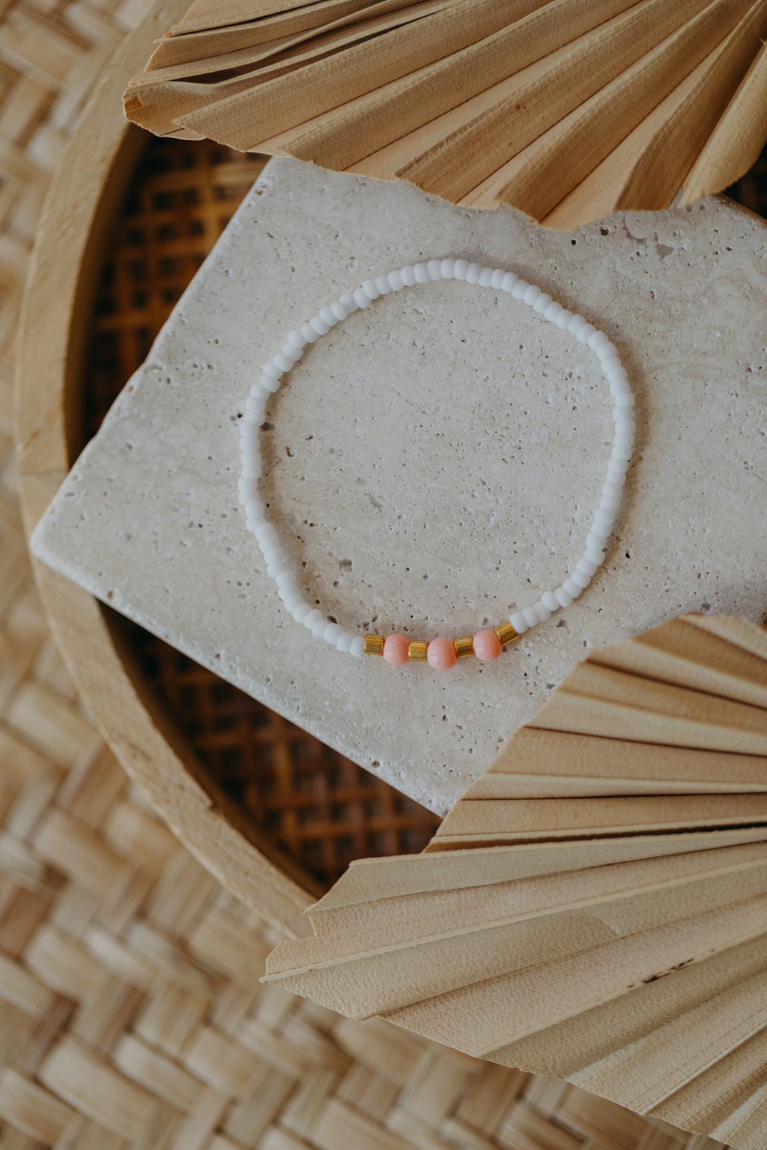 two-tone glass bead bracelet blue & cream