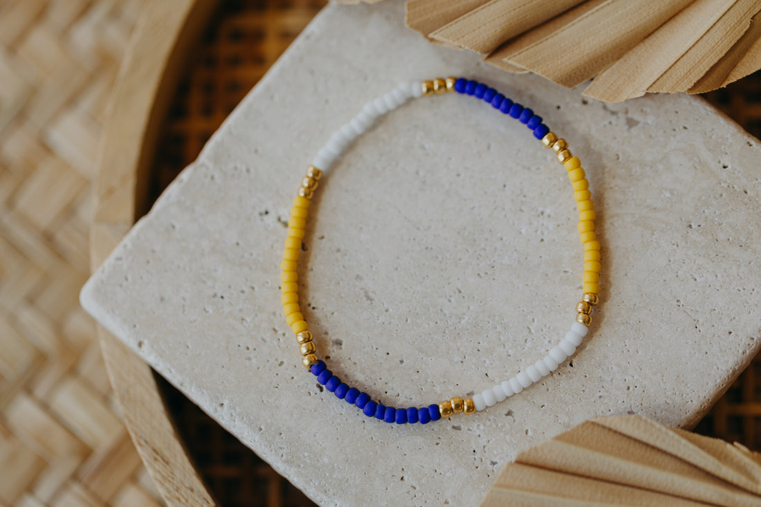 two-tone glass bead bracelet blue & cream