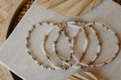 two-tone glass bead bracelet blue &amp;amp; cream