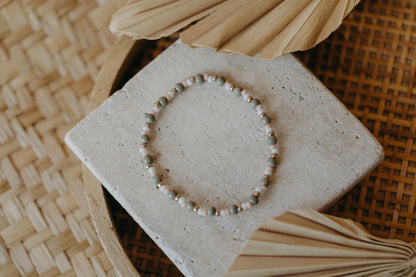 two-tone glass bead bracelet blue &amp;amp; cream