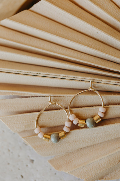 TARIFA - filigrane Creolen mit bunten Perlen