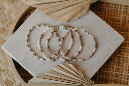 two-tone glass bead bracelet blue &amp;amp; cream