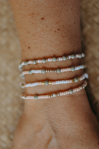 two-tone glass bead bracelet blue &amp;amp; cream