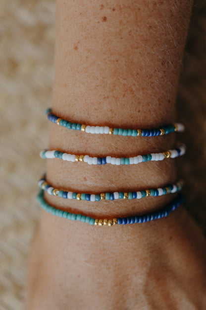 two-tone glass bead bracelet blue &amp;amp; cream