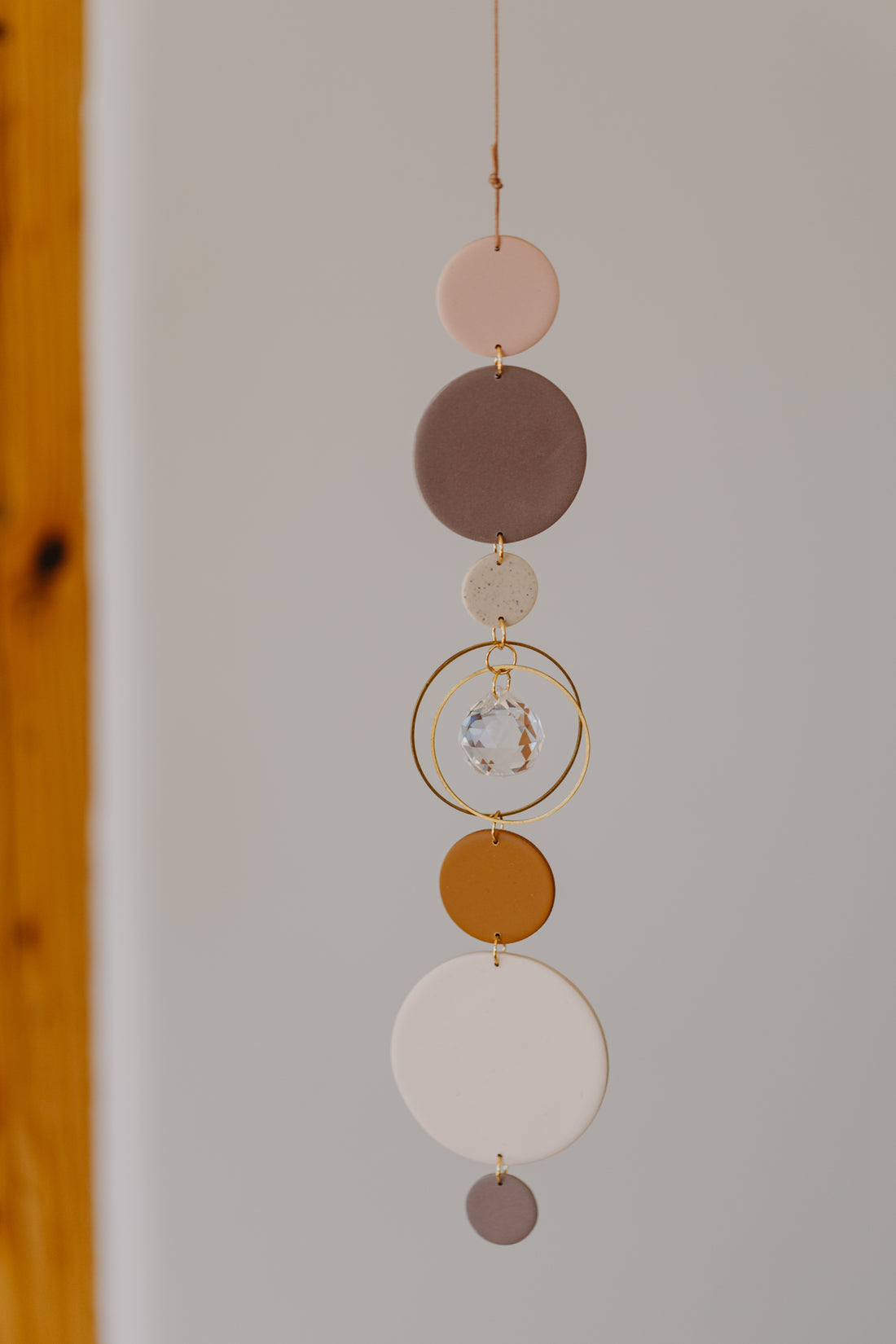 Sonnenfänger 001 mit Punkten in rosa, kieselstein, cognac und vanille