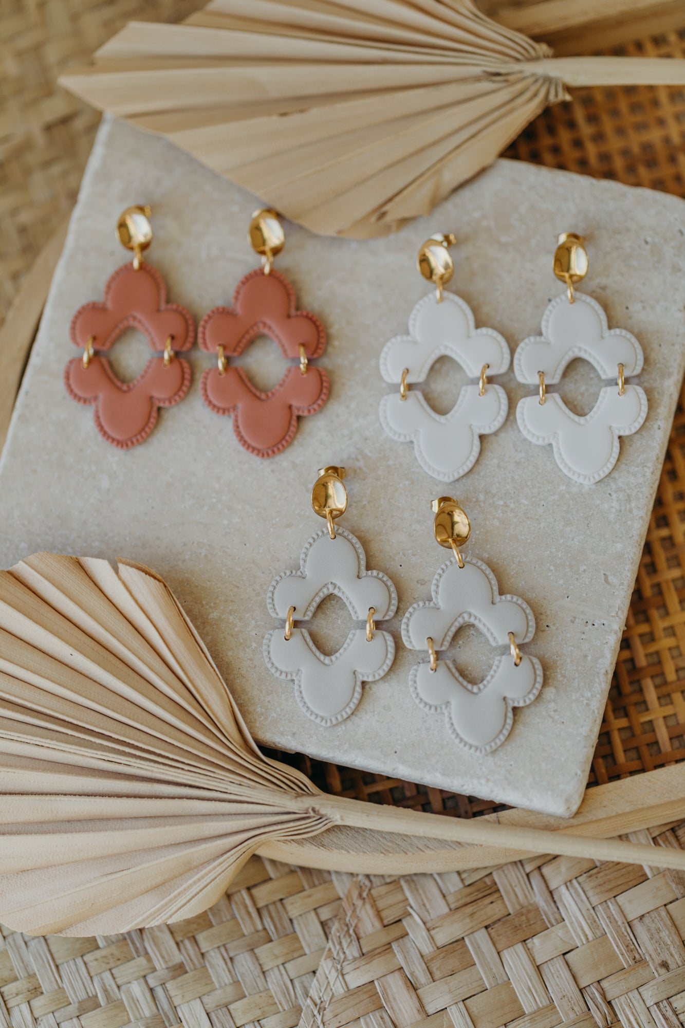 NALEEN - große Boho Ohrringe in hellem Terrakotta