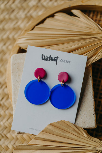 NIO - Statement Ohrringe in Fuchsia und Blau mit rundem Anhänger
