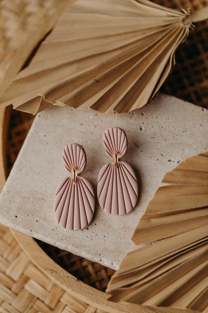 OLIVIA - rosa ovale Polymer Ton Ohrringe mit Streifen