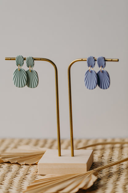 OLIVIA - ovale Polymer Ton Ohrringe mit Streifen in Salbei