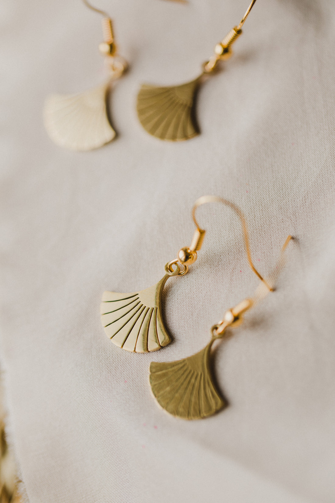 kleine Fächer Ohrringe aus Edelstahl