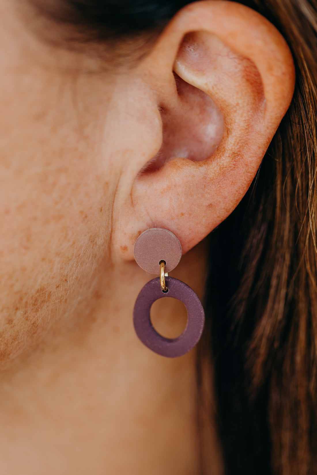 CELESTE - zweifarbige ovale Polymer Ton Ohrringe mauve-aubergine