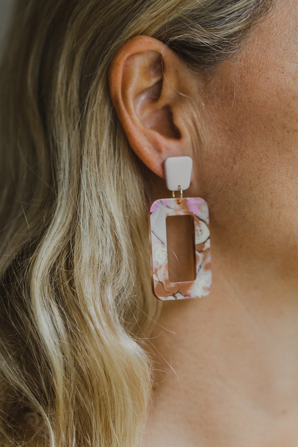 große eckige leichte pink braune Ohrringe