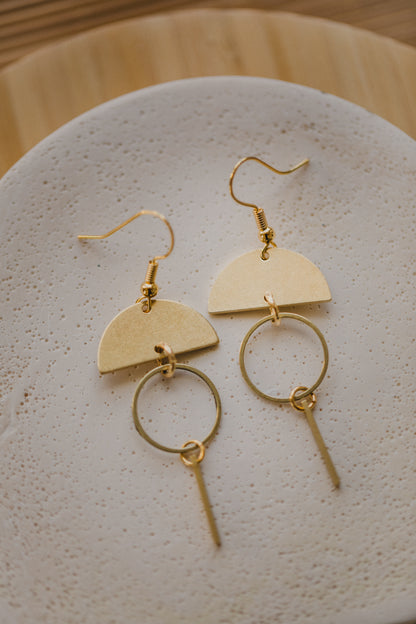HELDA - lange geometrische Messing Ohrringe