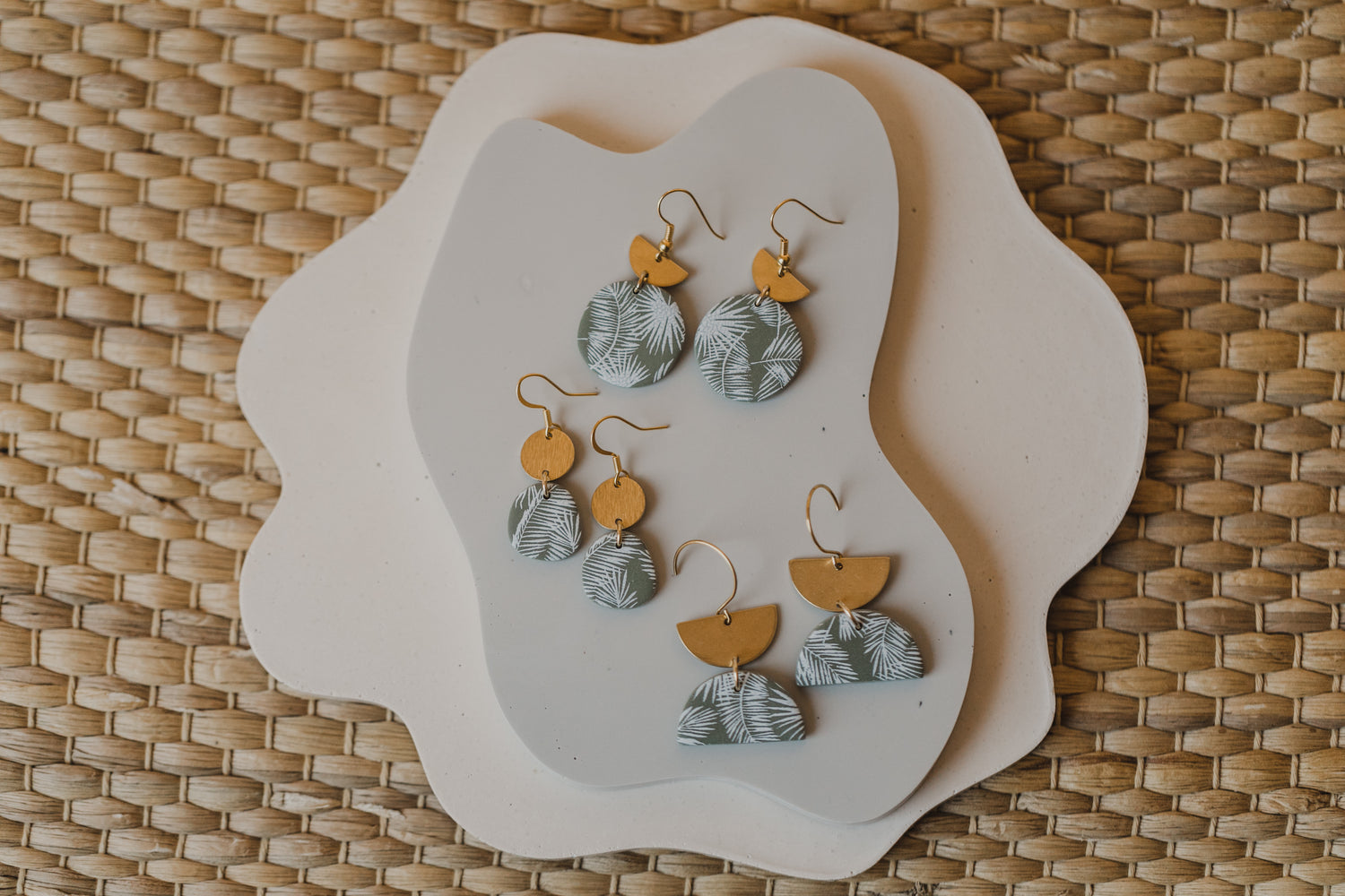 MARJA - small drop earrings gold