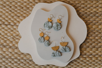 MARJA - small drop earrings gold