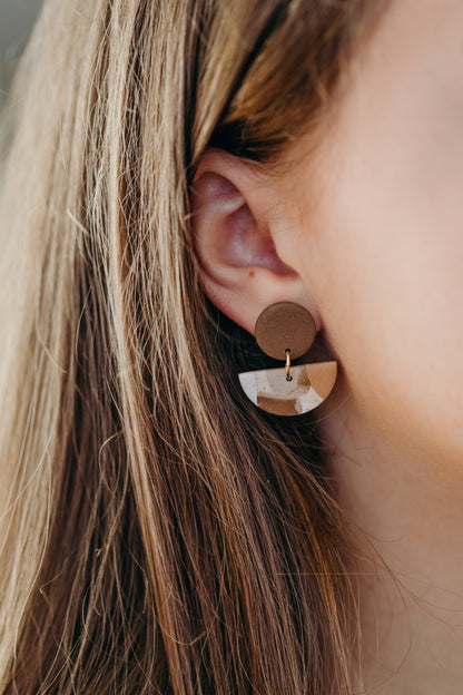 braune halbrunde Terrazzo Ohrringe aus Polymer Ton