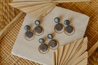 KAHO - runde grau-lila Polymer Ton Ohrringe mit Blattgold