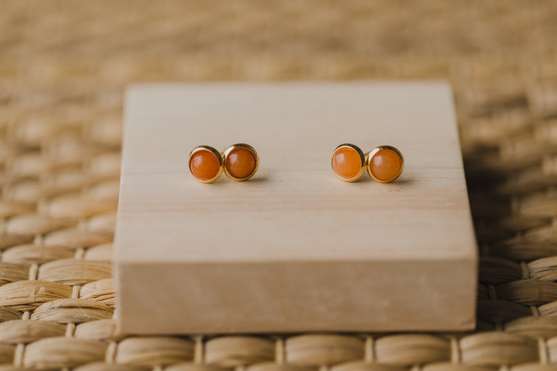 green aventurine gemstone earrings (6 mm)