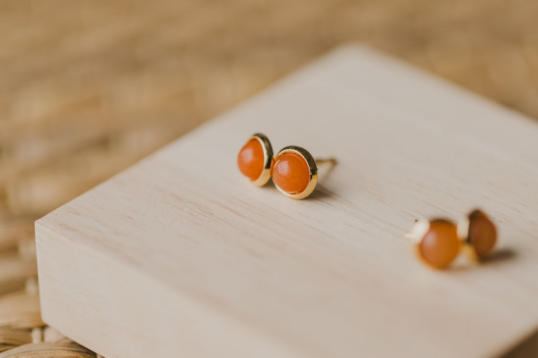 green aventurine gemstone earrings (6 mm)
