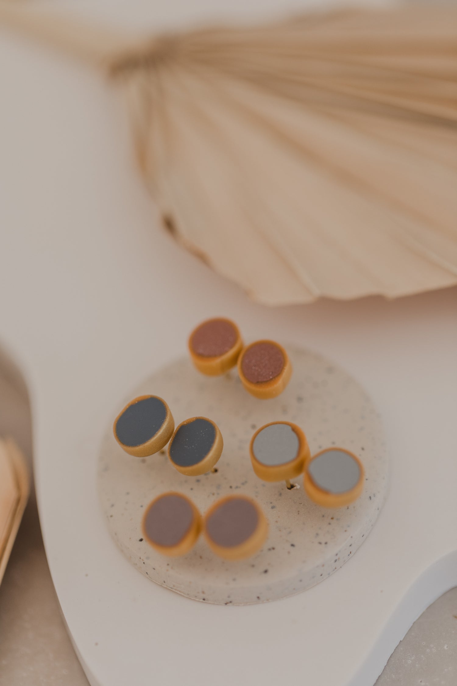 MALVA - small round two-tone earrings