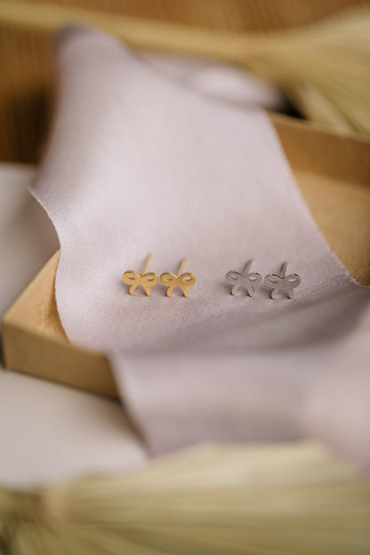 Bow earrings
