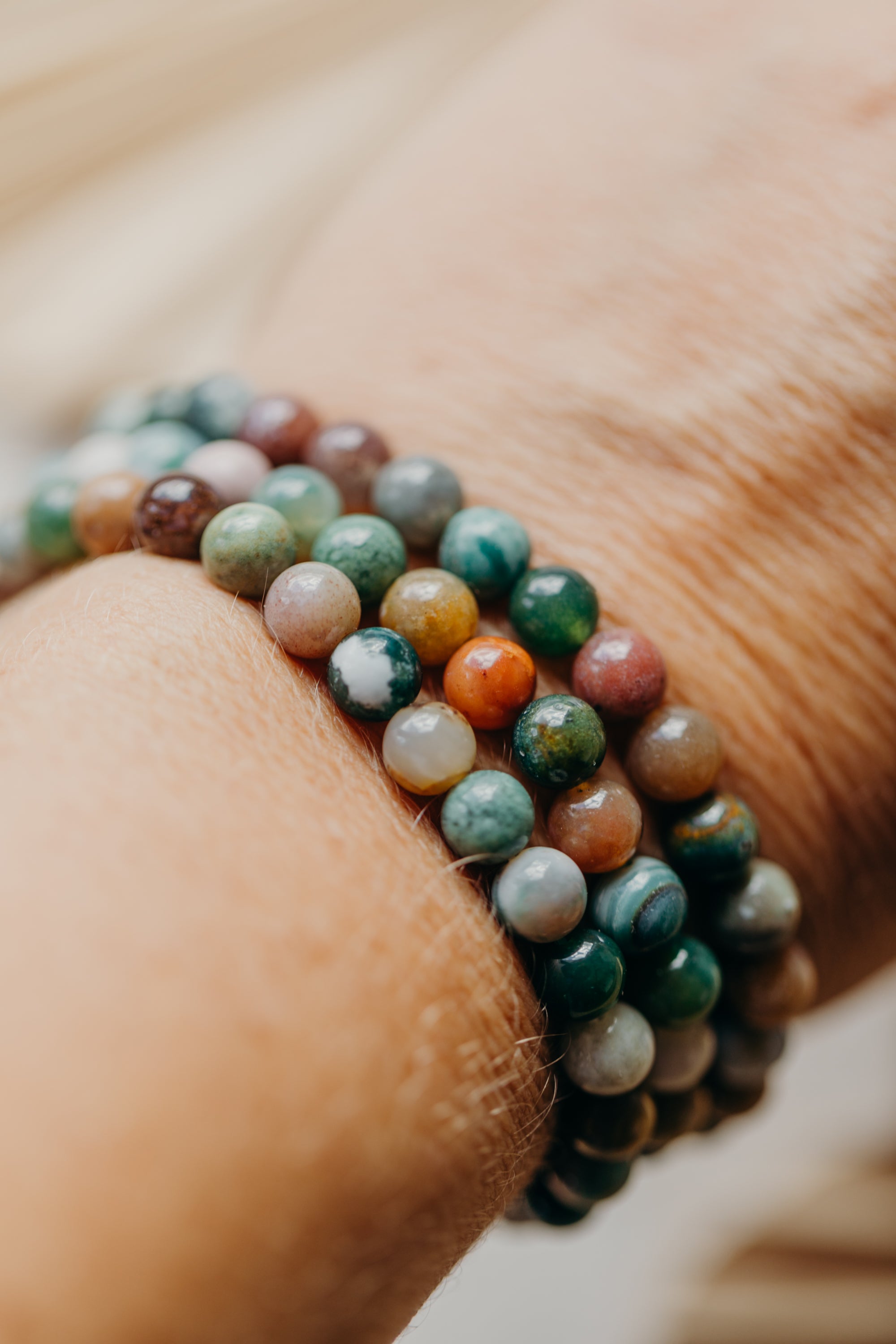 Bracelet with colorful agate gemstone beads