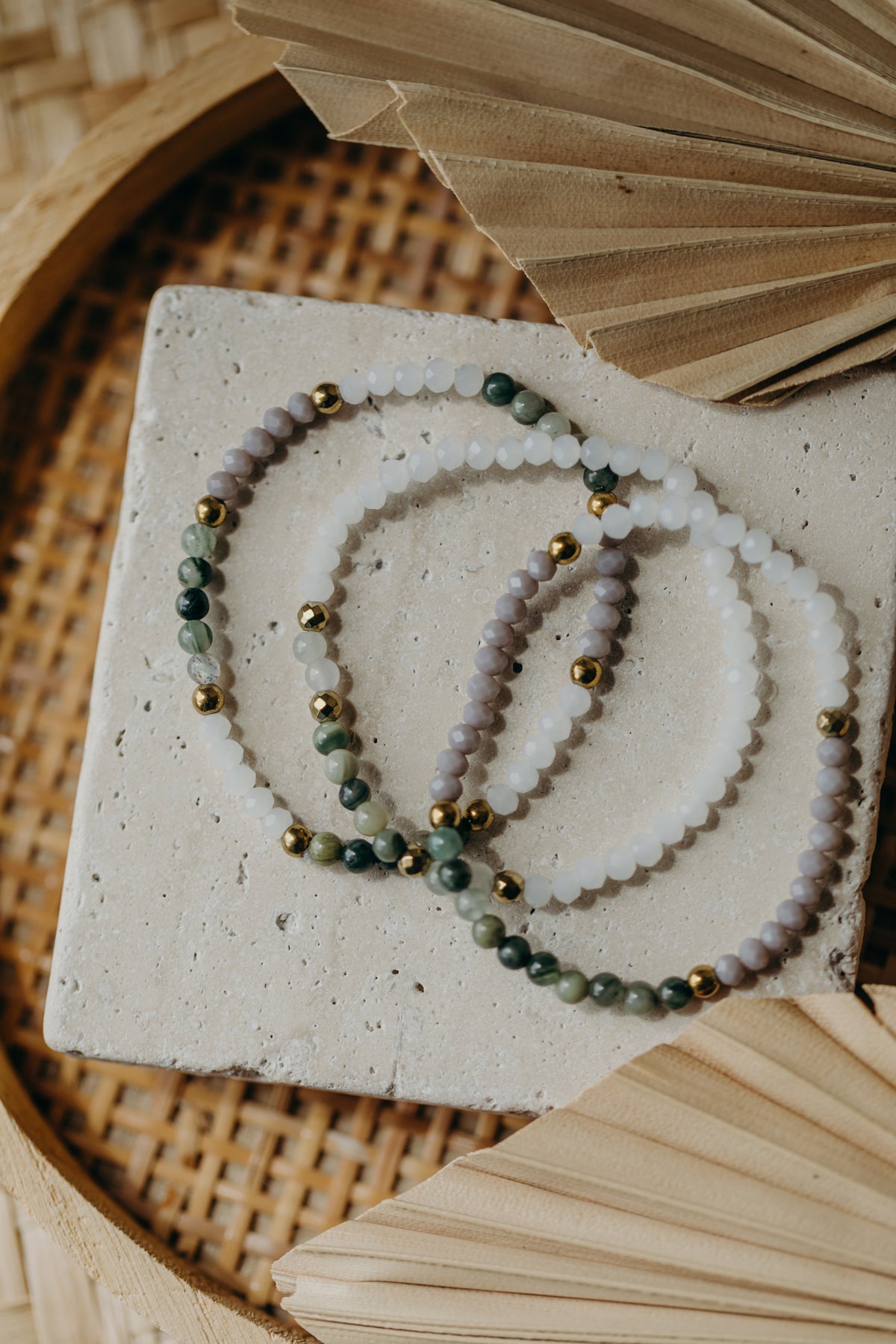 Armband mit grünen Grasstein Perlen
