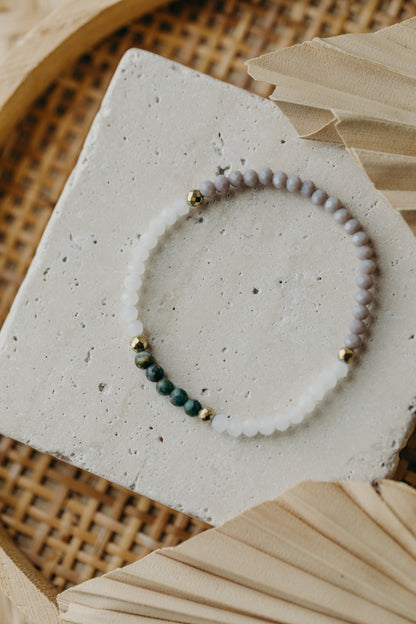 Bracelet with pink gray agate gemstone beads