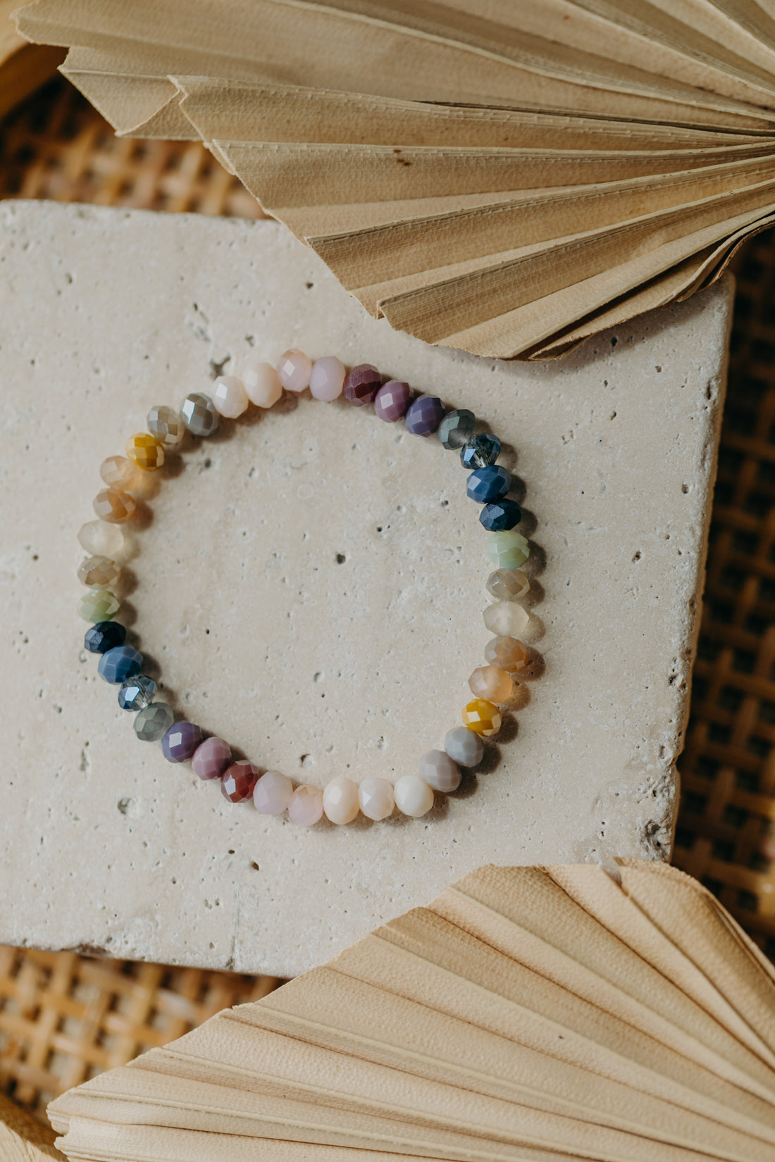 two-tone glass bead bracelet blue &amp;amp; cream