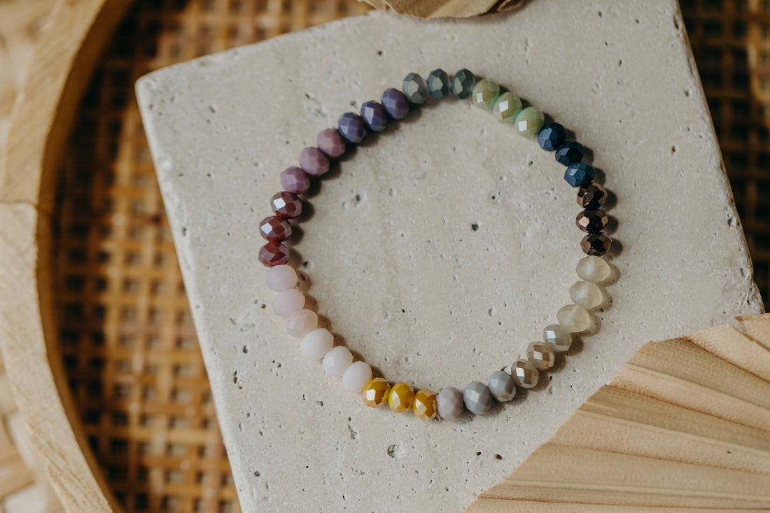 two-tone glass bead bracelet blue &amp;amp; cream