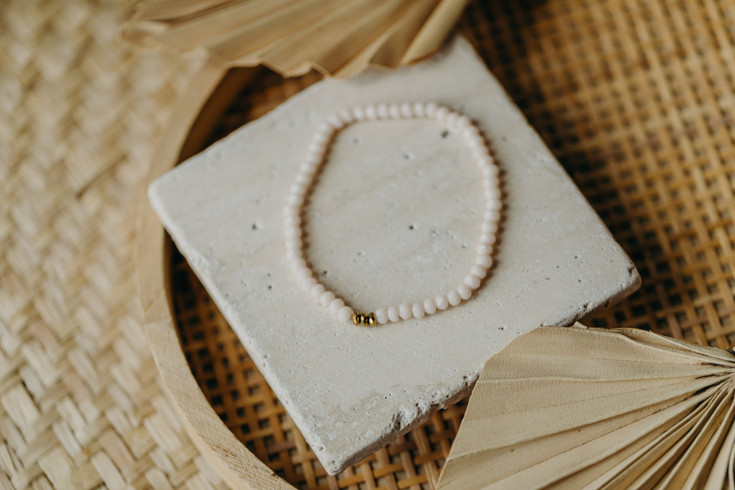 two-tone glass bead bracelet blue &amp;amp; cream