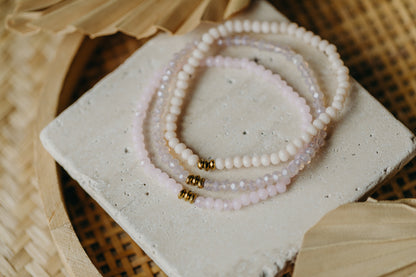 two-tone glass bead bracelet blue &amp;amp; cream