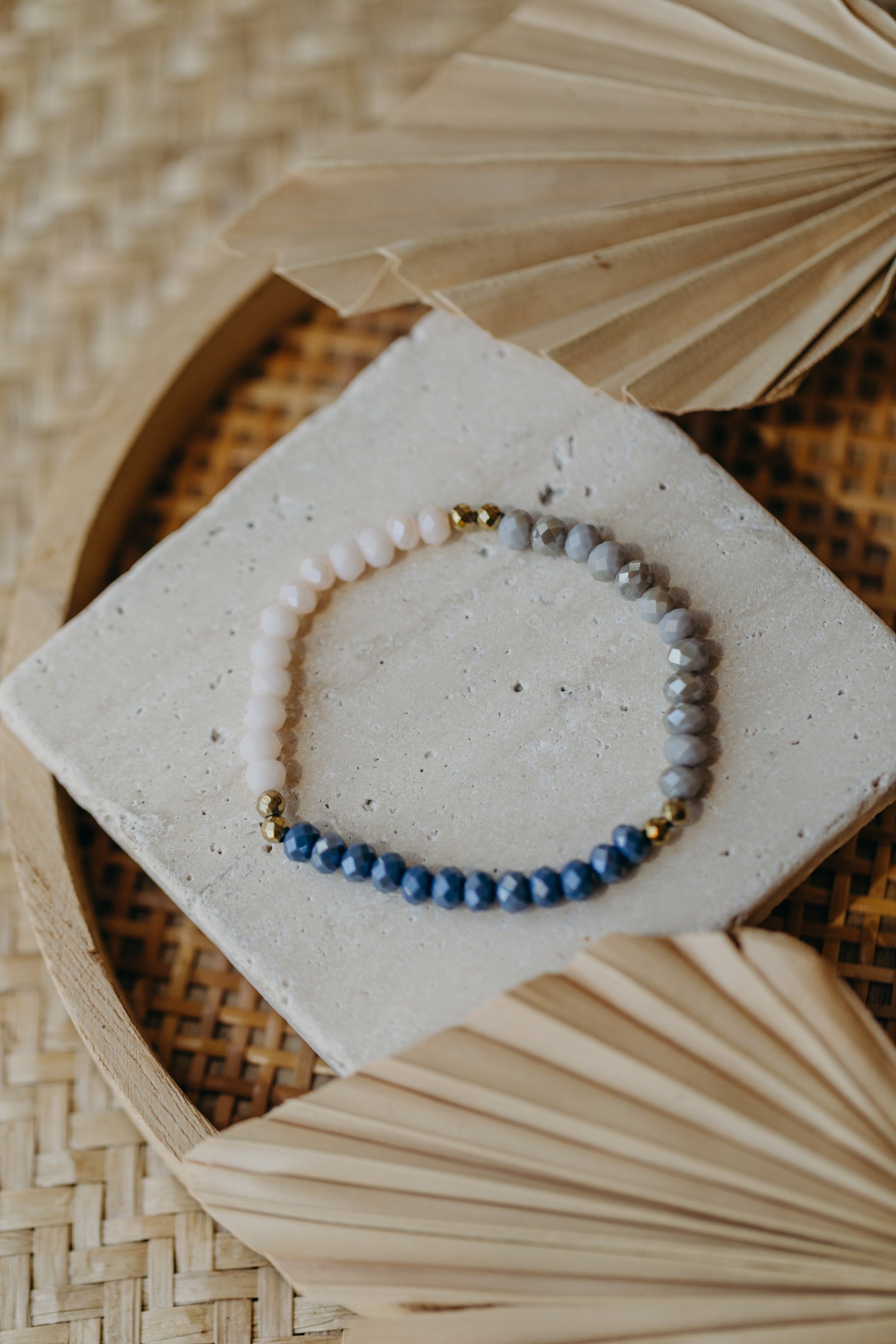 two-tone glass bead bracelet blue &amp;amp; cream