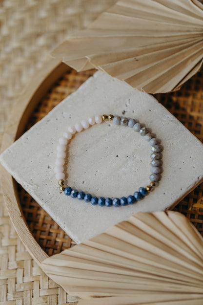 two-tone glass bead bracelet blue &amp;amp; cream