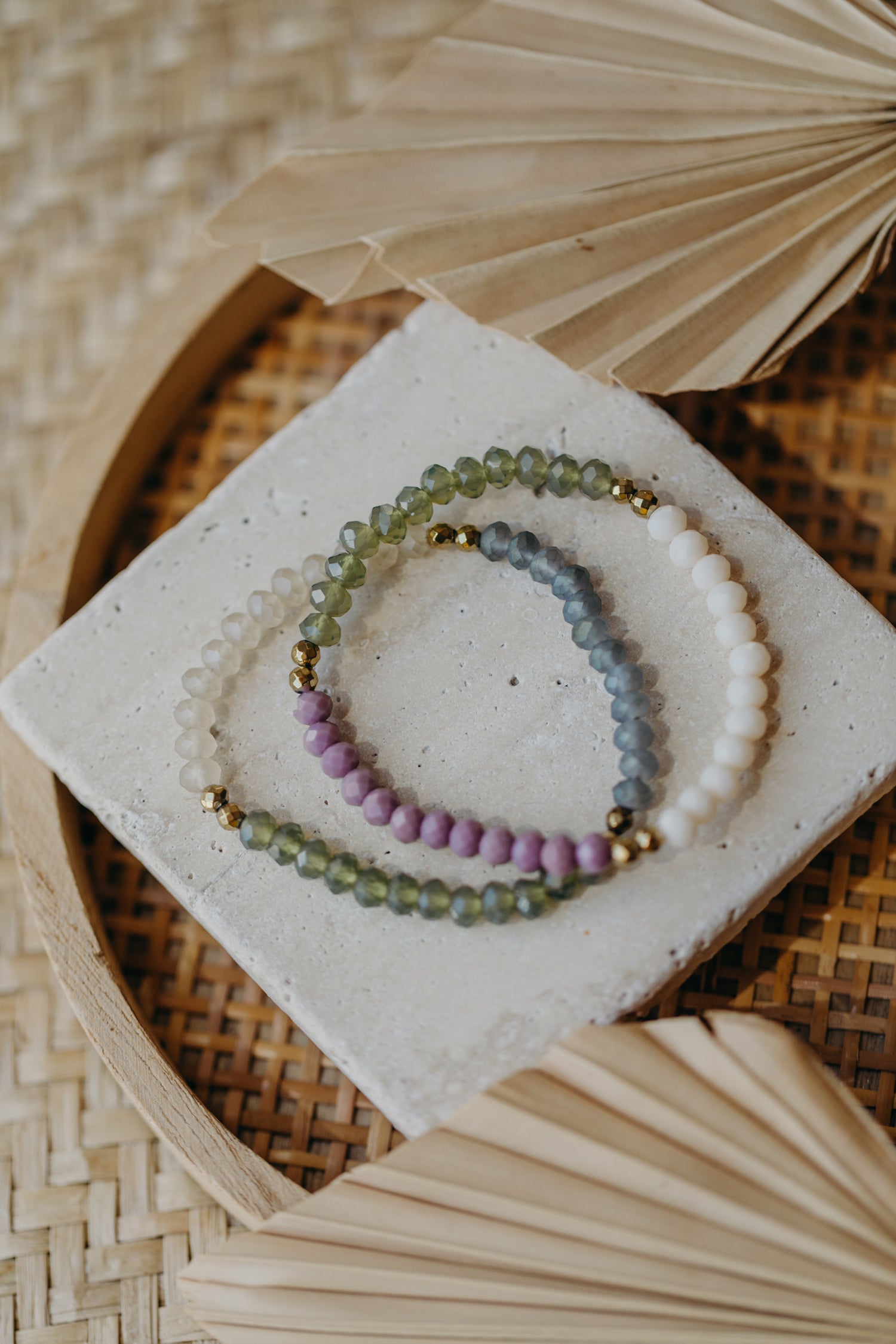 two-tone glass bead bracelet blue &amp;amp; cream