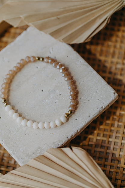 two-tone glass bead bracelet blue &amp;amp; cream