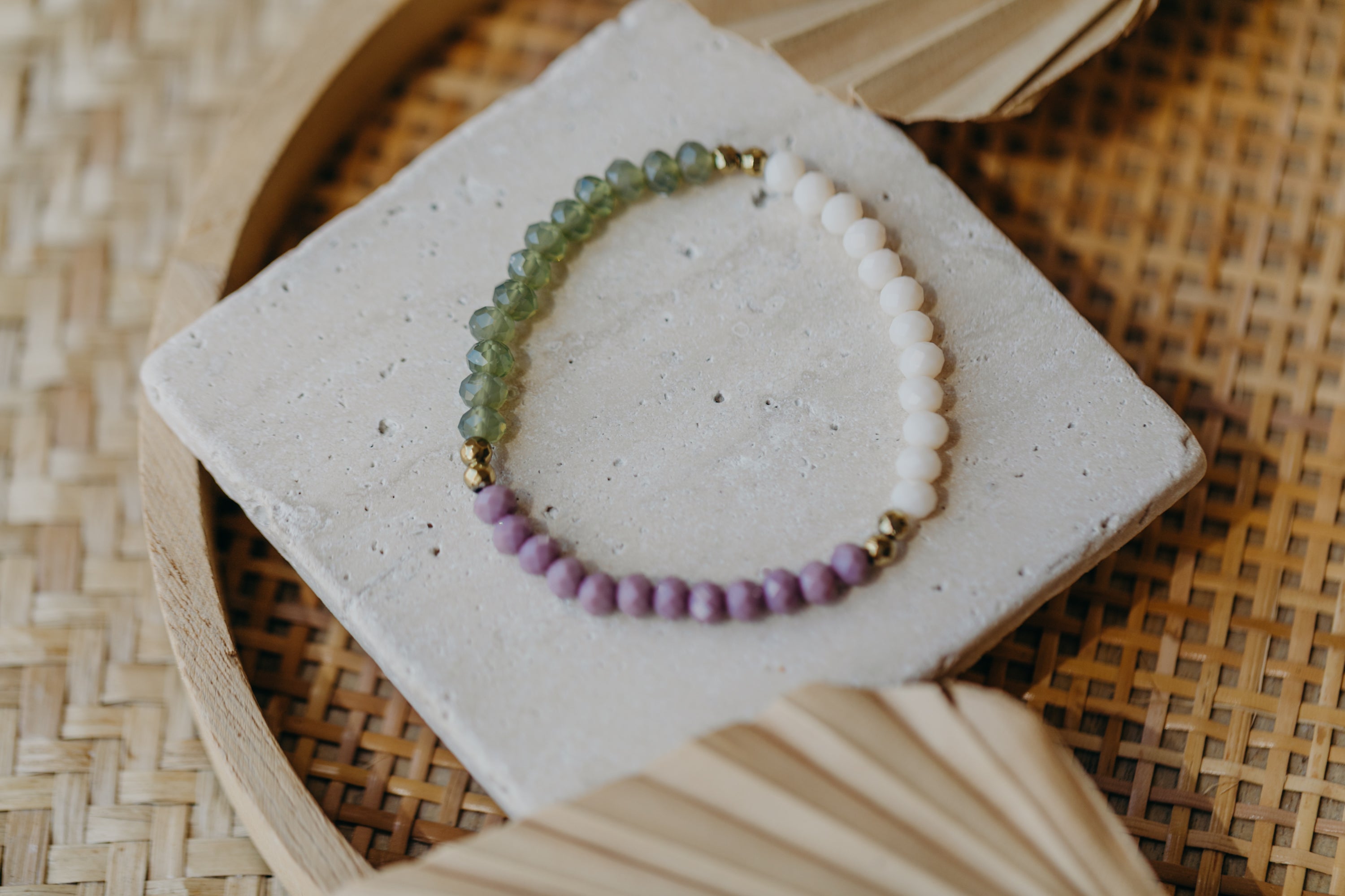 two-tone glass bead bracelet blue &amp;amp; cream