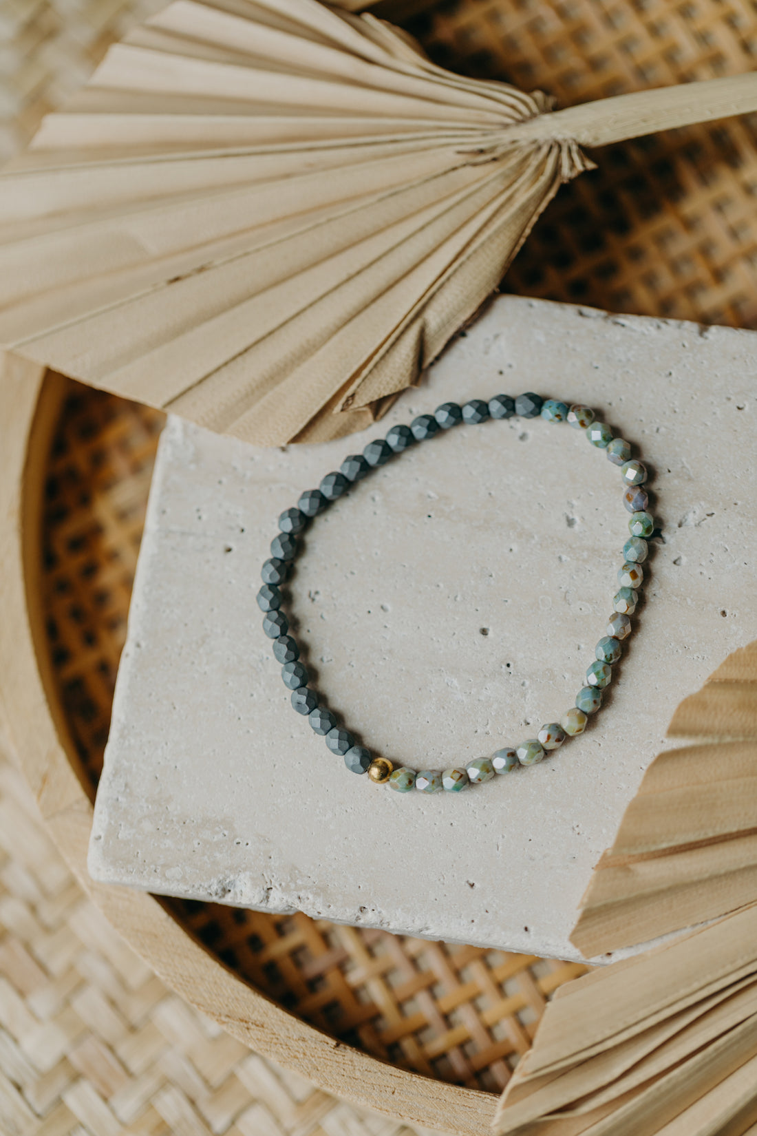 two-tone glass bead bracelet blue &amp;amp; cream