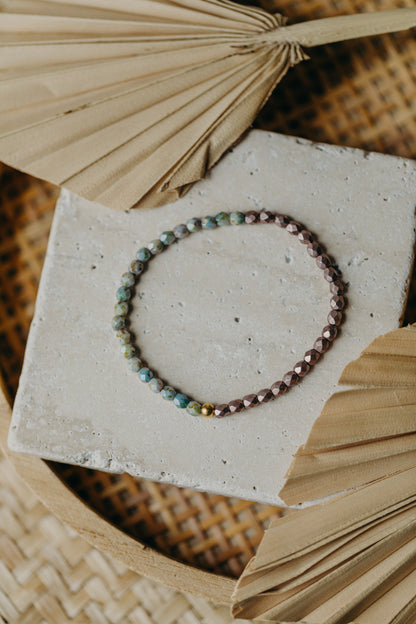 two-tone glass bead bracelet blue &amp;amp; cream