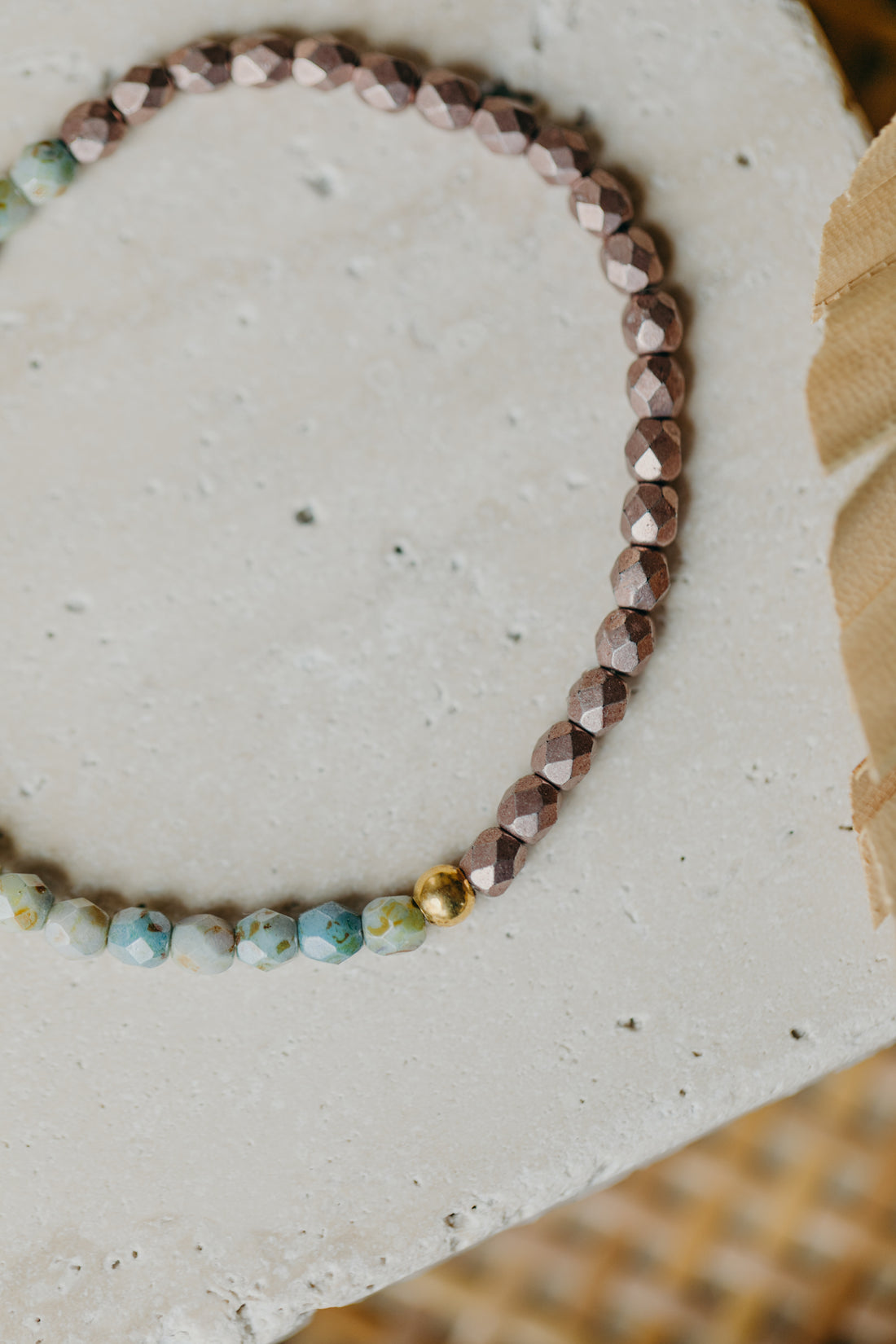 two-tone glass bead bracelet blue &amp;amp; cream