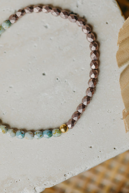 two-tone glass bead bracelet blue &amp;amp; cream